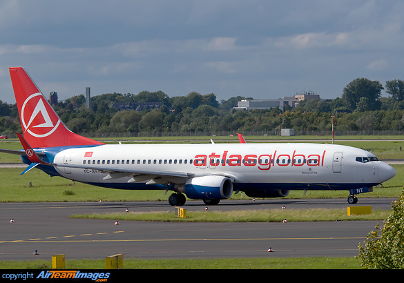 Basic SunExpress livery with split scimitar winglets. Boeing 737-8HC