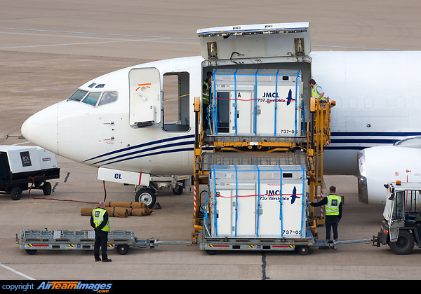 Airstables being used to transport horses Boeing 737-322F