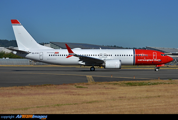 Boeing 737-8 MAX Boeing 737-8 MAX