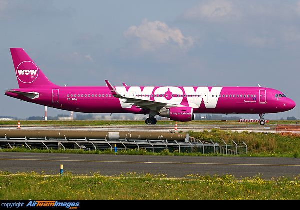 Airbus A321-211 Airbus A321-211
