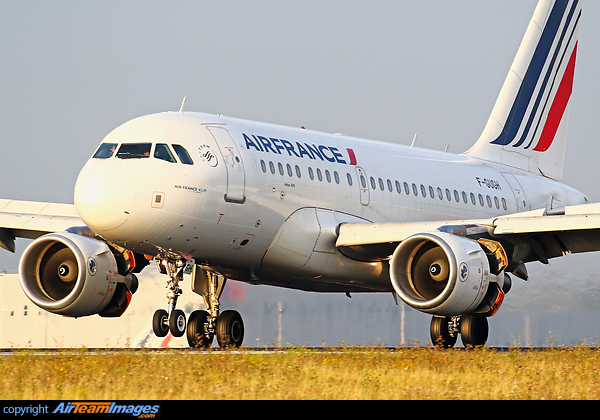 Airbus A318-111 Airbus A318-111