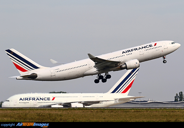 Airbus A330-203 Airbus A330-203