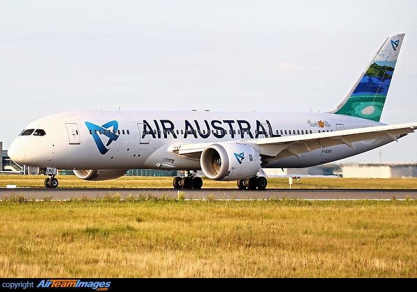 Boeing 787-8 Dreamliner Boeing 787-8 Dreamliner