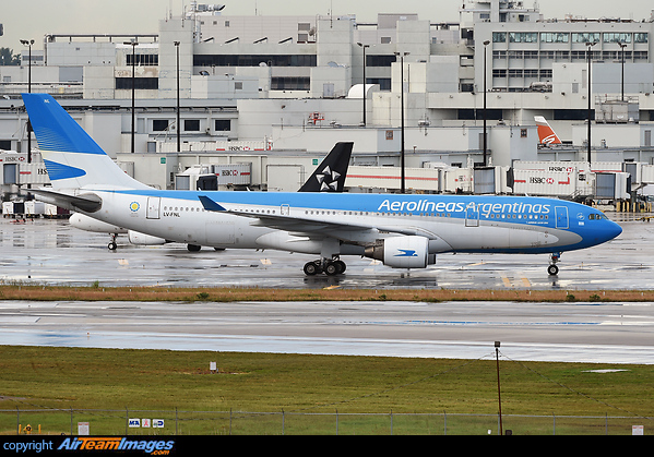 Airbus A330-223 Airbus A330-223