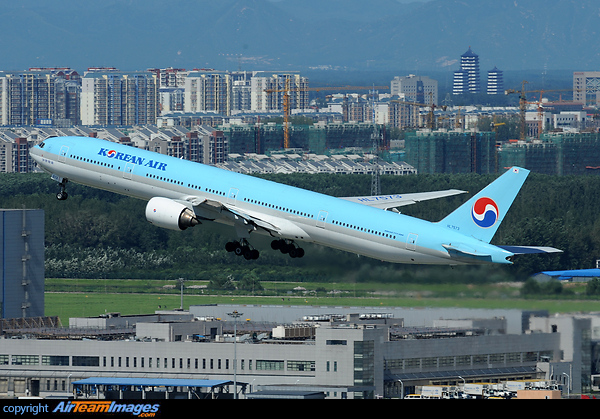 Boeing 777-3B5 Boeing 777-3B5