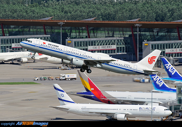 Airbus A321-213 Airbus A321-213