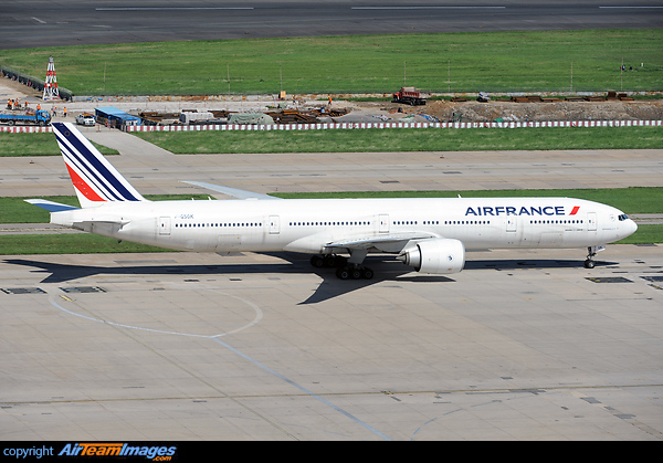 Boeing 777-328/ER Boeing 777-328/ER