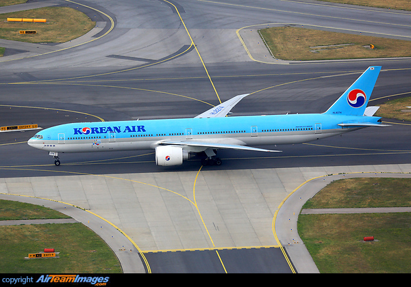 Boeing 777-3B5/ER Boeing 777-3B5/ER
