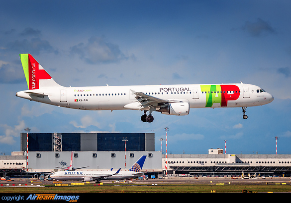 Airbus A321-211 Airbus A321-211