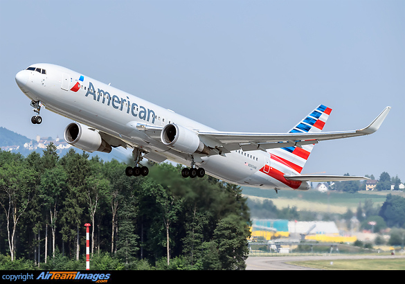 Boeing 767-323/ER Boeing 767-323/ER