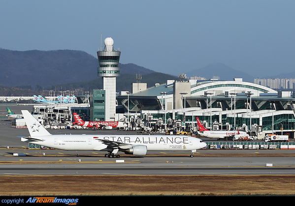 Boeing 777-312/ER Boeing 777-312/ER