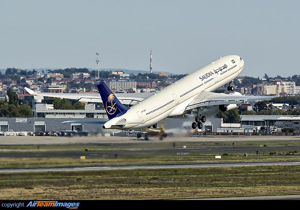Airbus A330-343 Airbus A330-343