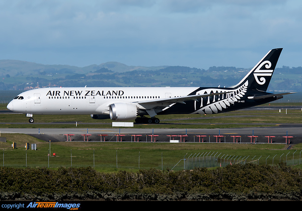 Boeing 787-9 Dreamliner Boeing 787-9 Dreamliner