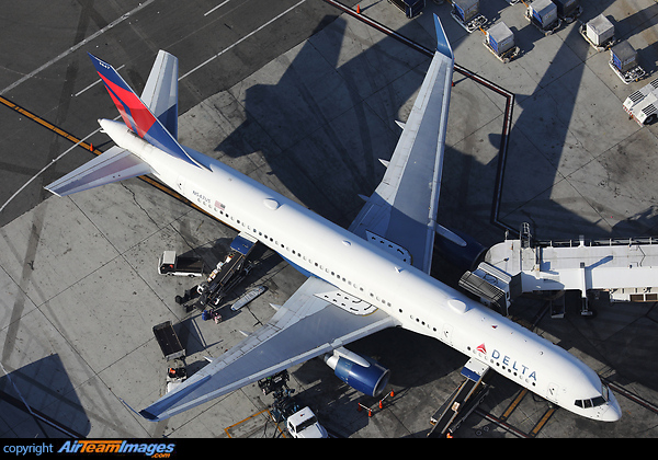 Boeing 757-251 Boeing 757-251