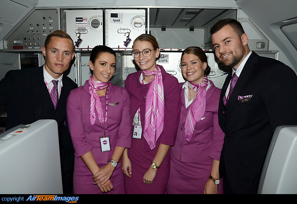 WOW Air Cabin Crew WOW Air Cabin Crew