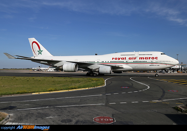 Performing a VIP flight. Boeing 747-428