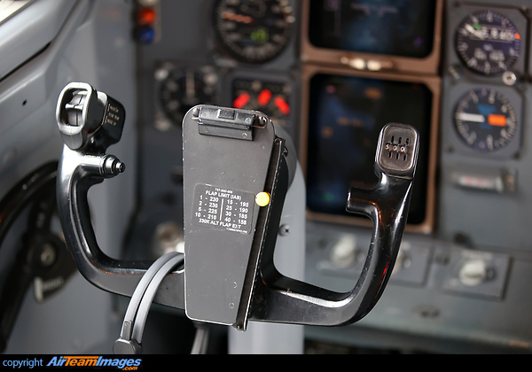 Boeing 737-524 Boeing 737-524