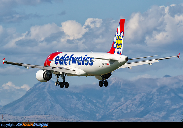 Airbus A320-214 Airbus A320-214