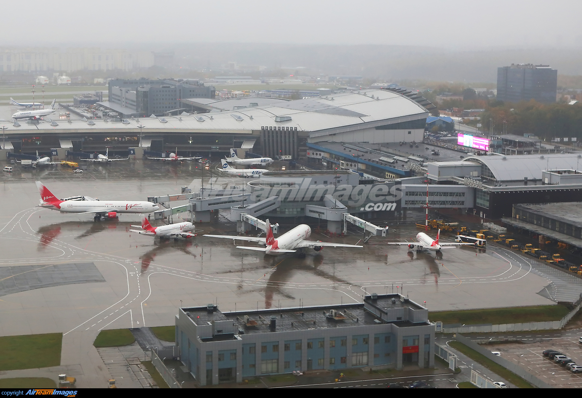 Moscow Vnukovo Airport - Large Preview - AirTeamImages.com