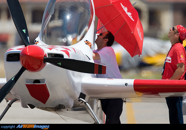 Sergio Pla and Castor Fantoba watching another contestant. World Unlimited Aerobatic Championships 2007. Velox Revolution 1