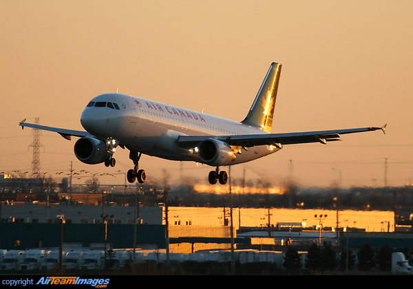 Airbus A320-211 Airbus A320-211