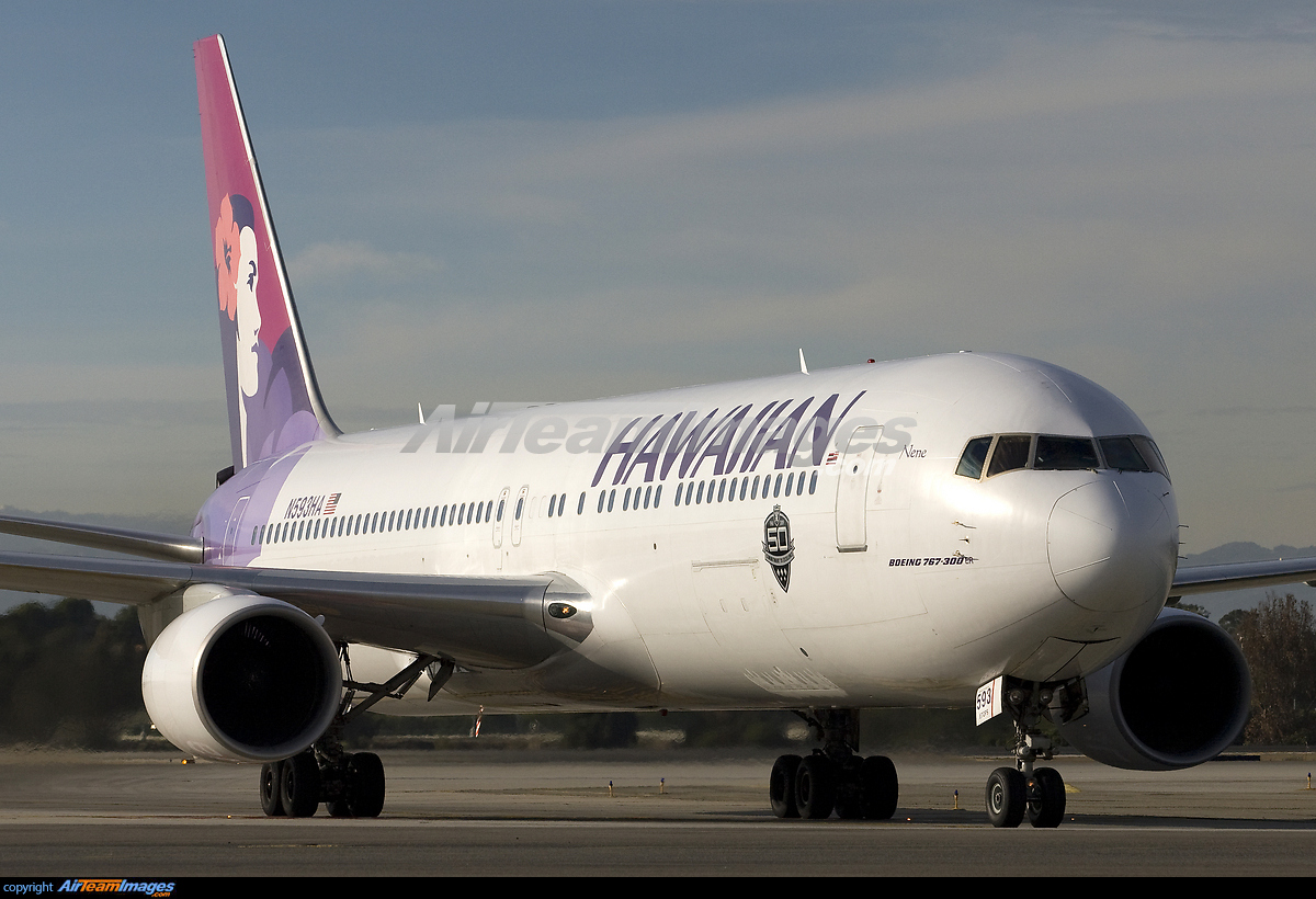 Boeing 767-33A/ER - Large Preview - AirTeamImages.com