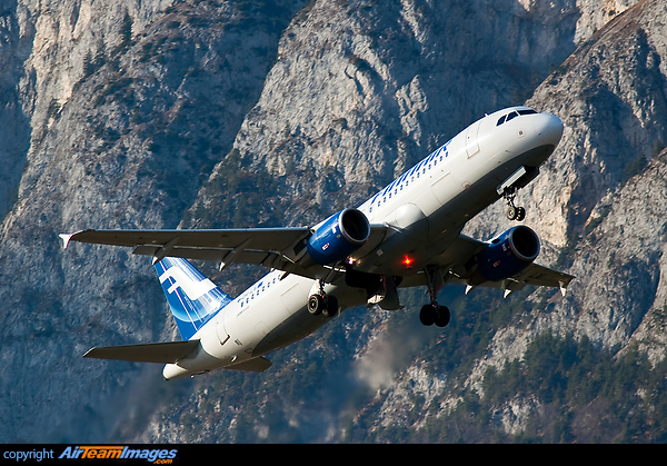 Airbus A320-214