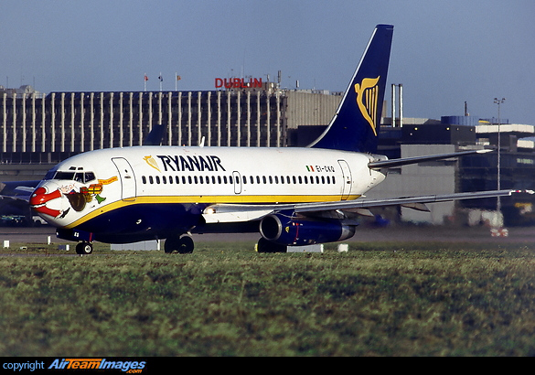 Boeing 737 2k2 Adv Ei Ckq Aircraft Pictures Photos