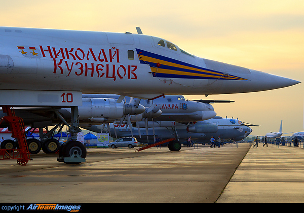 Tu-160, Tu-95MS and A-50 displayed during MAKS '2009 Tupolev Tu-160