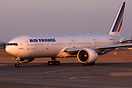 Boeing 777-328/ER