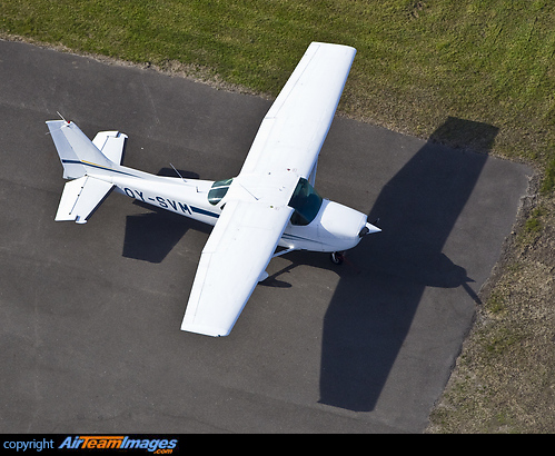 Cessna 172P Skyhawk (OY-SVM) Aircraft & Photos - AirTeamImages.com
