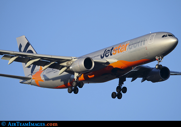 On finals Jetstar 36 Denpasar(Bali) bound to Melbourne has almost finished another return through the night arriving just after sunrise. Airbus A330-232
