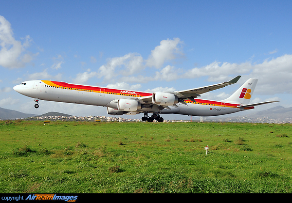 FC Barcelona arrives in town in style! Airbus A340-642