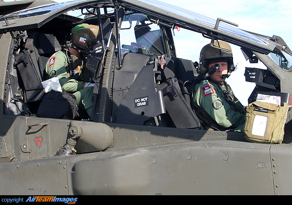 Apache AH.1 pilots preparing for departure. Apache AH.1 Longbow