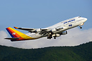 Boeing 747-412