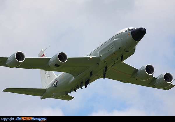 Very Rare to see Rivet Joint performing at an Airshow
seen here at Waddington International 2012 Boeing RC-135V