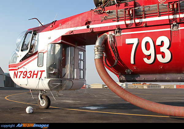 This Sikorsky CH-54A has recently been employed fighting fires in Wyoming and Idaho. Sikorsky CH-54A Tarhe (S-64A)