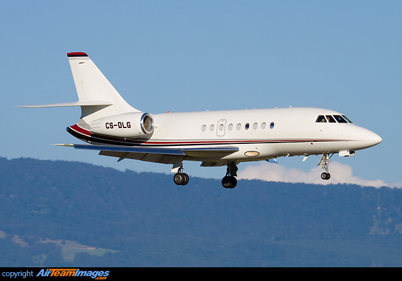 A NetJets Dassault Falcon 2000 landing at Geneva airport Dassault Falcon 2000EX