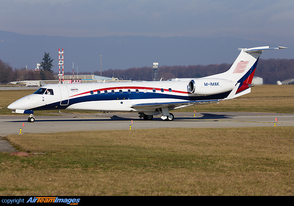 A Embraer Legacy 600 taxying in GVA airport Embraer Legacy 600