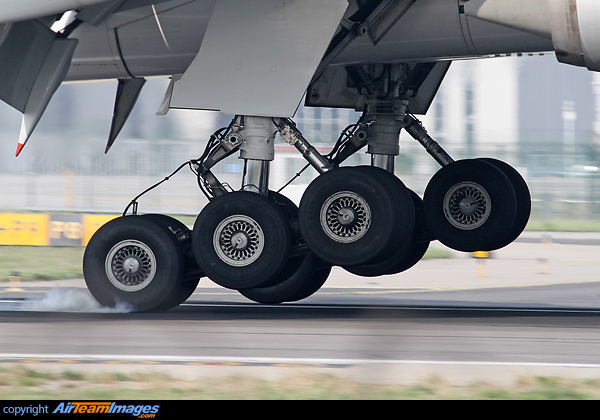 Boeing 777-200 Boeing 777-200