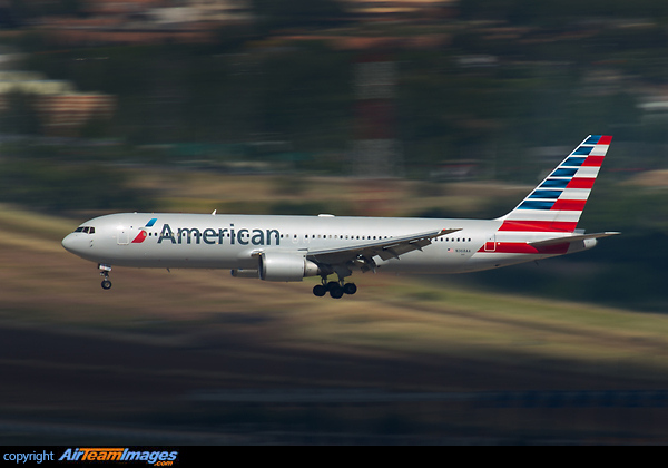 Boeing 767-323/ER Boeing 767-323/ER
