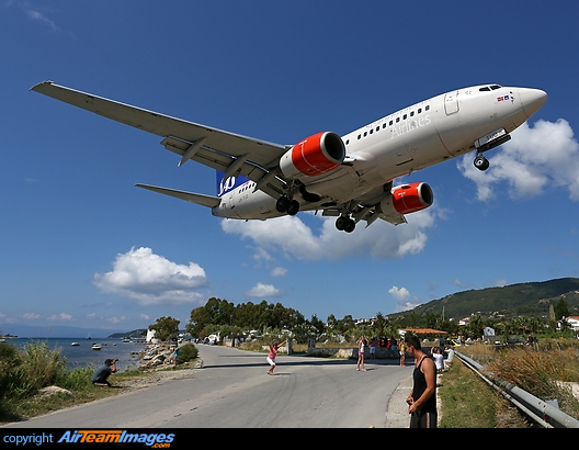 Boeing 737-705 Boeing 737-705