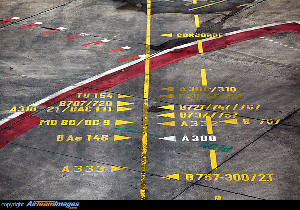 Aircraft Stand Markings - AirTeamImages.com