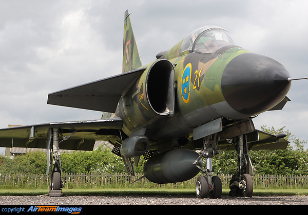 Former F21 Lulea based AJSH-37 outside the Museum. Saab AJSH-37 Viggen