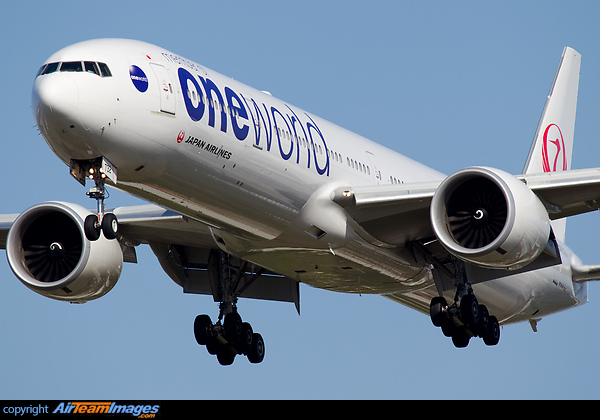 Wearing the new livery Boeing 777-346/ER
