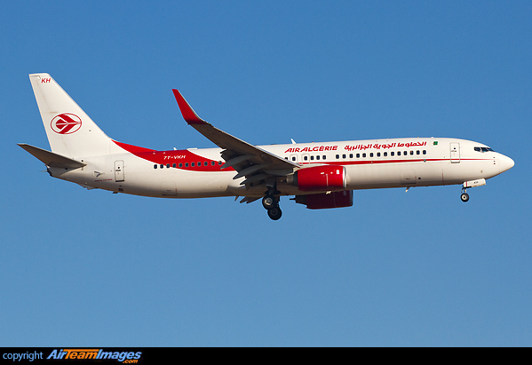 Boeing 737-8D6
