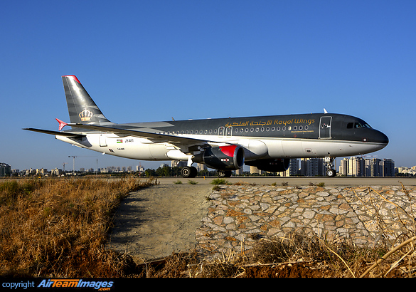 Airbus A320-212 Airbus A320-212