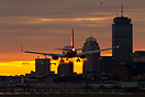 Southwest Airlines Boeing 737-700 lands RWY 27, with the tail anti col...