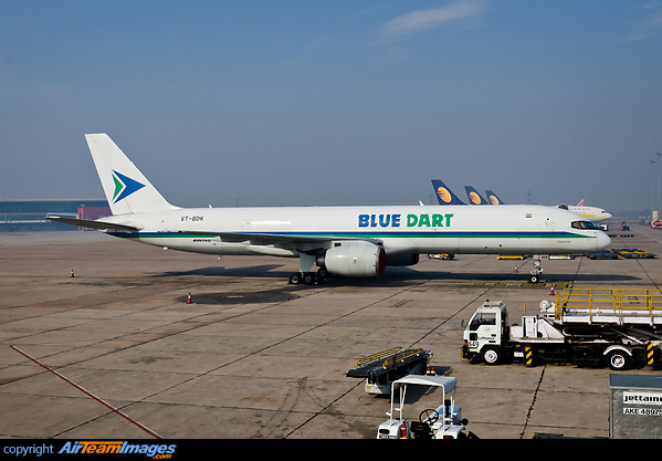 Boeing 757-236(SF)