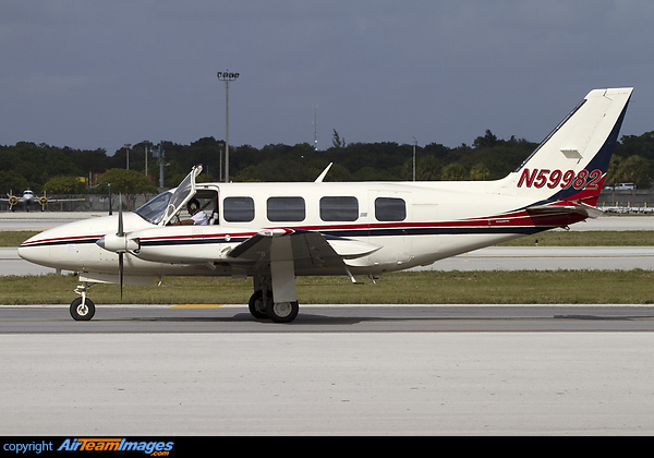 Piper PA-31-350 Navajo Piper PA-31-350 Navajo